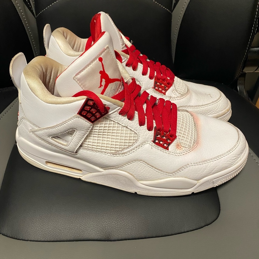 Jordan 4 Red Metallic